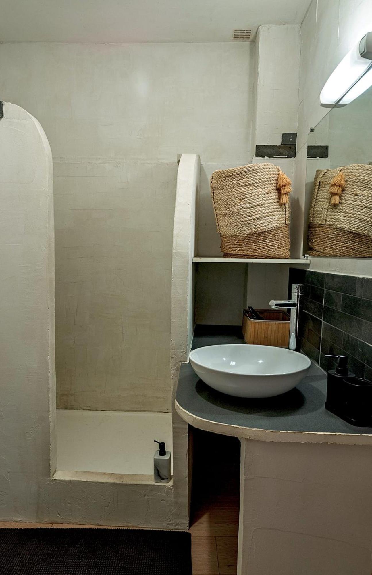 Dans Le Centre Medieval Appartement