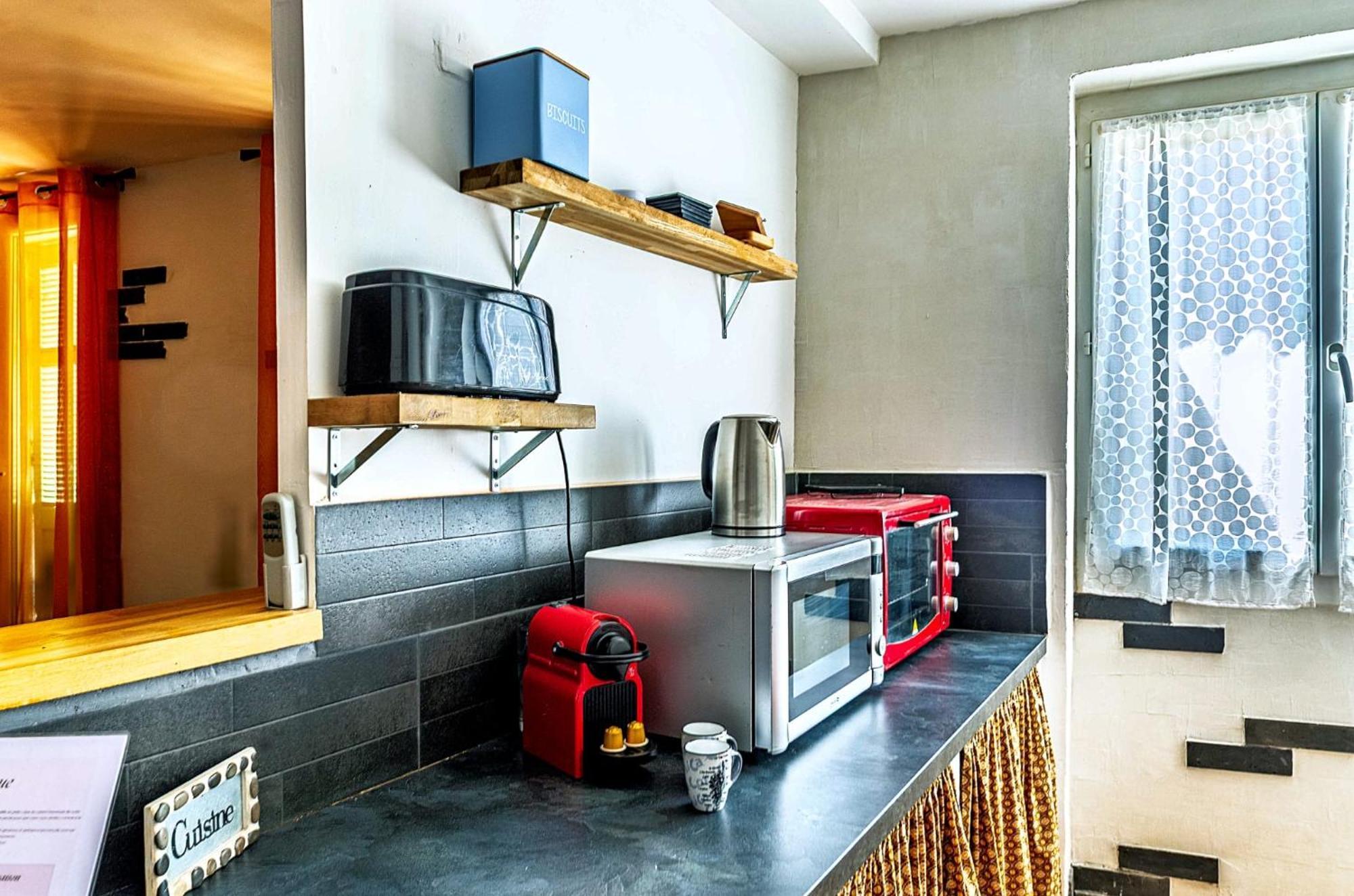 Dans Le Centre Medieval Appartement
